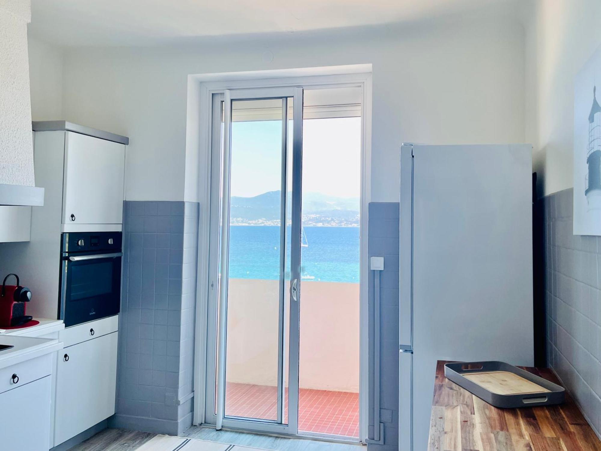 Front De Beau T3 Climatise Balcon Parking Ajaccio Apartment